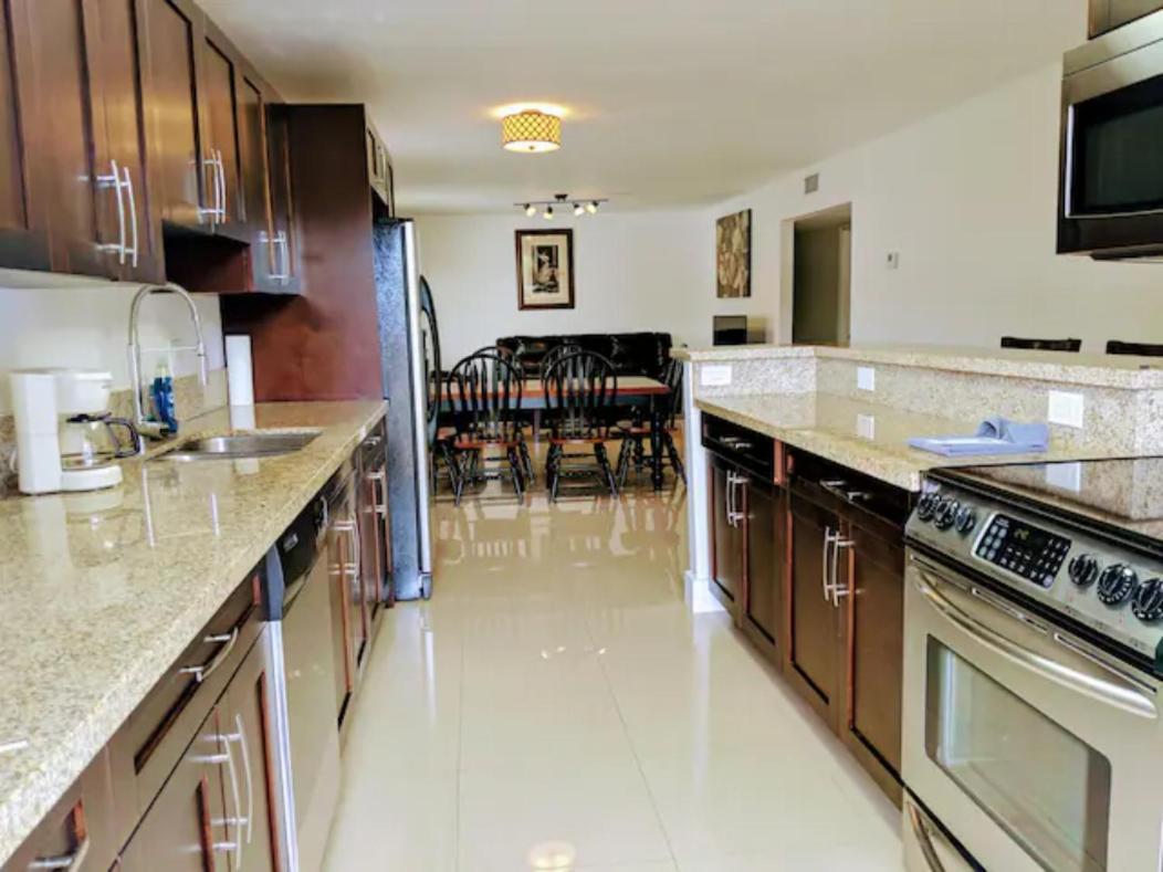 A4 - Endless Summer Rentals - Downtown Apartment Near Park, Ports, And Beach Форт-Лодердейл Экстерьер фото