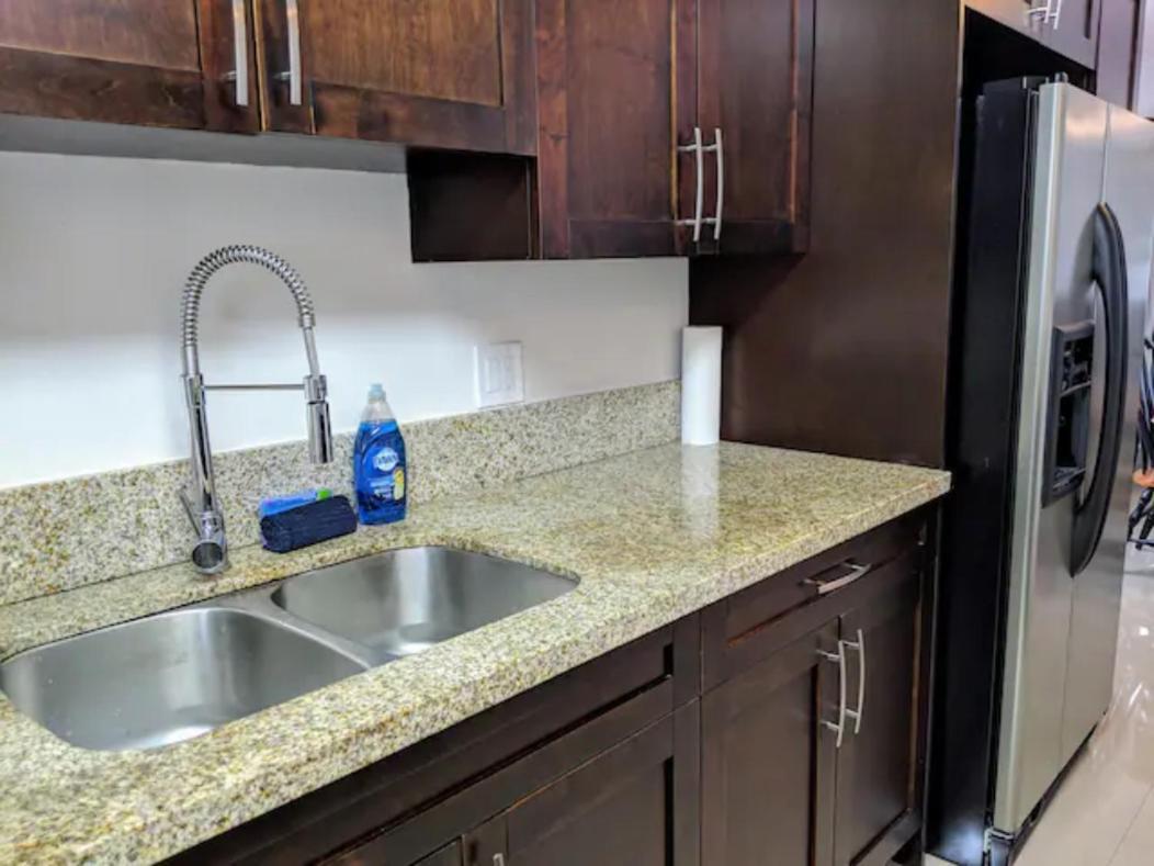 A4 - Endless Summer Rentals - Downtown Apartment Near Park, Ports, And Beach Форт-Лодердейл Экстерьер фото